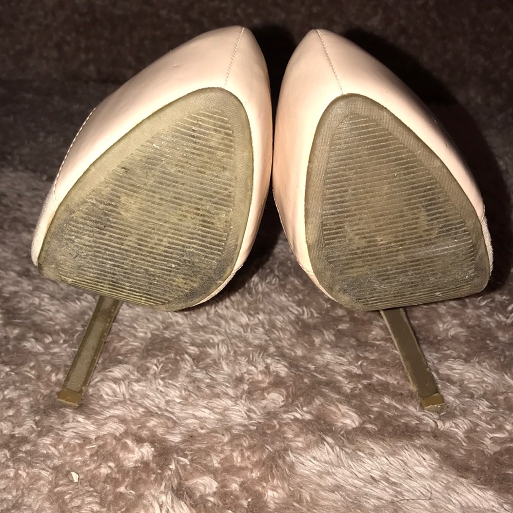 Heels - Picture 4 of 4